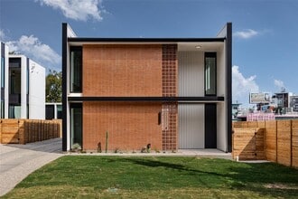 Building Photo - 2112 Lawnmont Ave