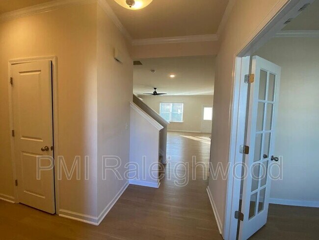 Foto del edificio - 2124 Fox Chapel Pl