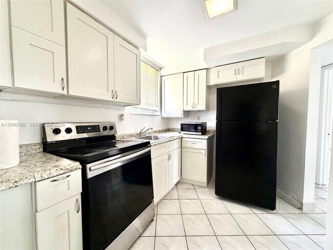 Foto del edificio - 1701 NE Miami Gardens Dr