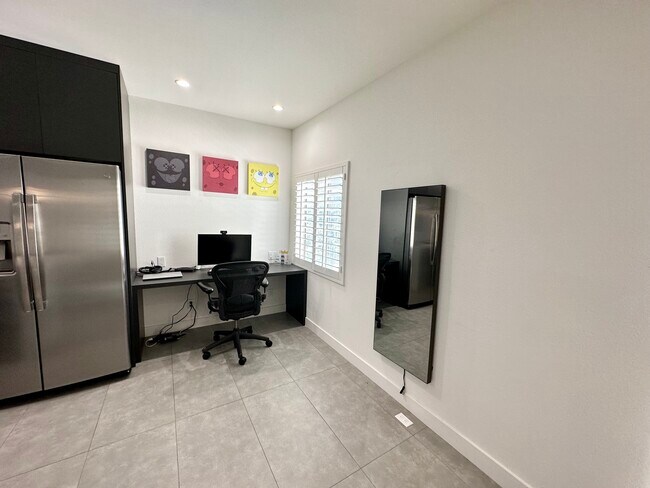 Foto del edificio - 621 S Barrington Ave