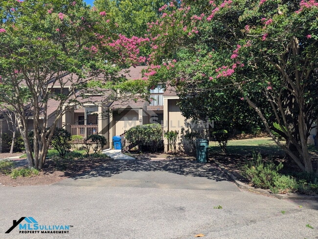 Building Photo - 4100 Five Oaks Dr