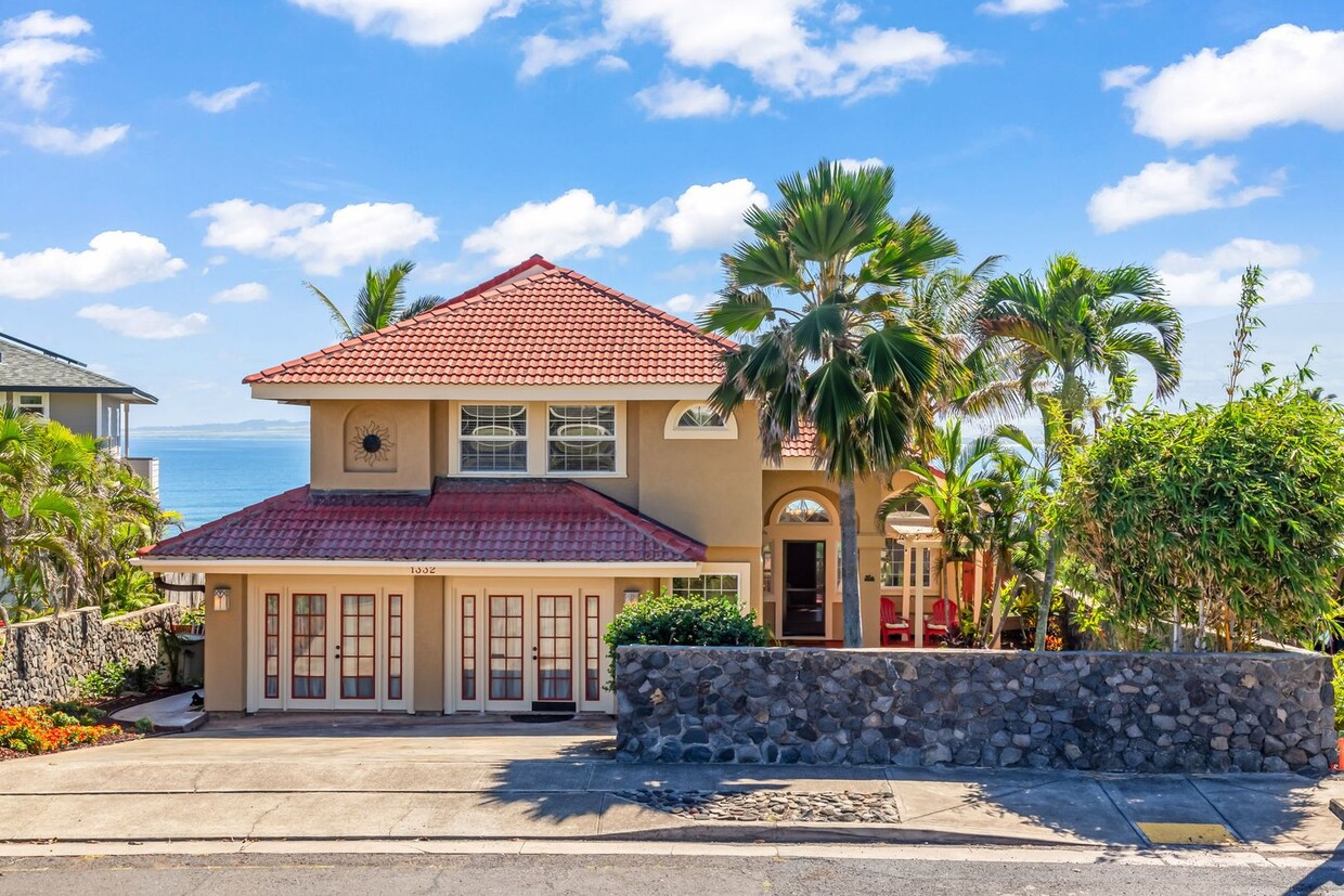 Foto principal - 4 Bedroom/3 Bathroom Home with Stunning Di...