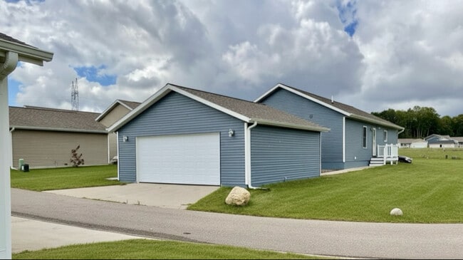 Building Photo - 844 Sienna St