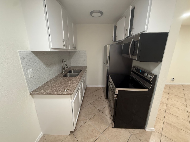 Foto principal - 15525 Nordhoff St