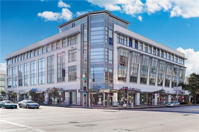 Building Photo - 175 S Lake Ave