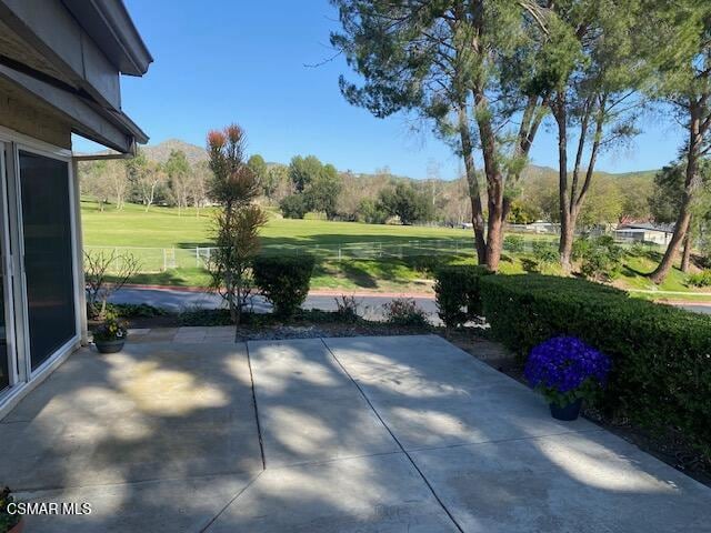 Foto del edificio - 132 Rosehedge Ln