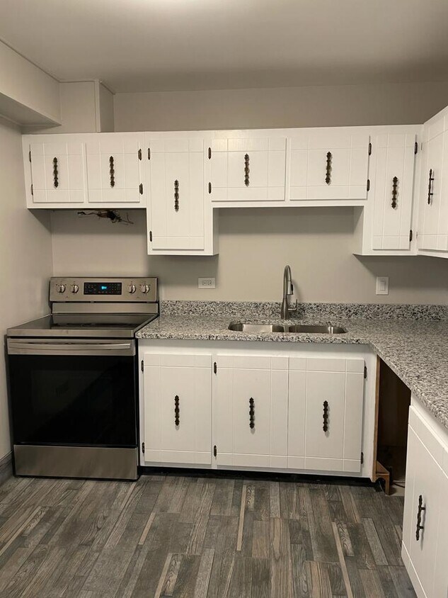 Foto principal - 700 Perrie Dr