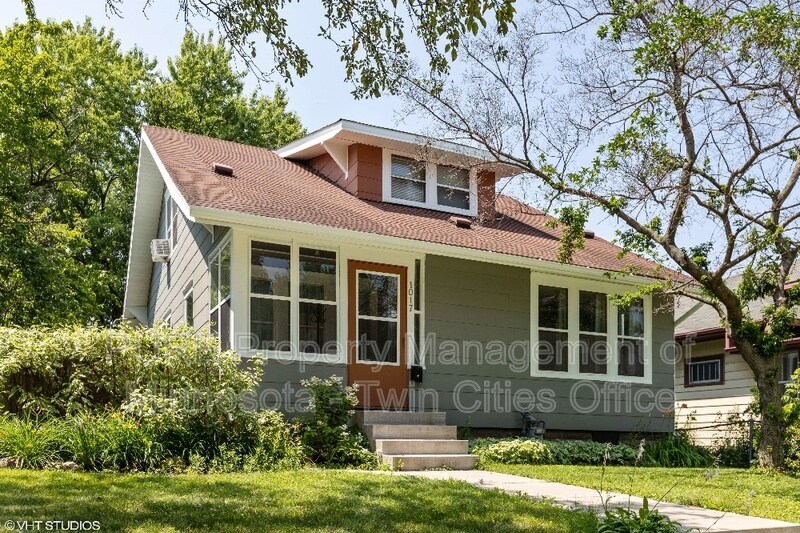 Primary Photo - 1017 Chatsworth St N