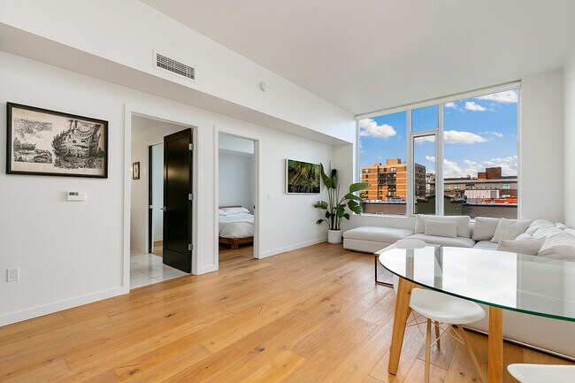 Foto del edificio - 1321 Seneca St