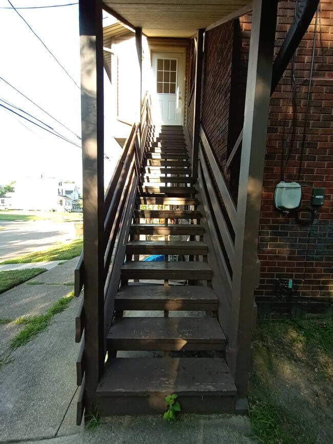 Rear steps - 206 Edwin Ave SE