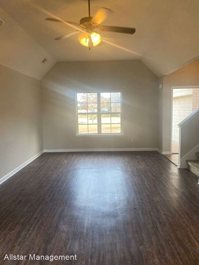 Building Photo - 4 br, 2.5 bath House - 5847 Bedford Loop W