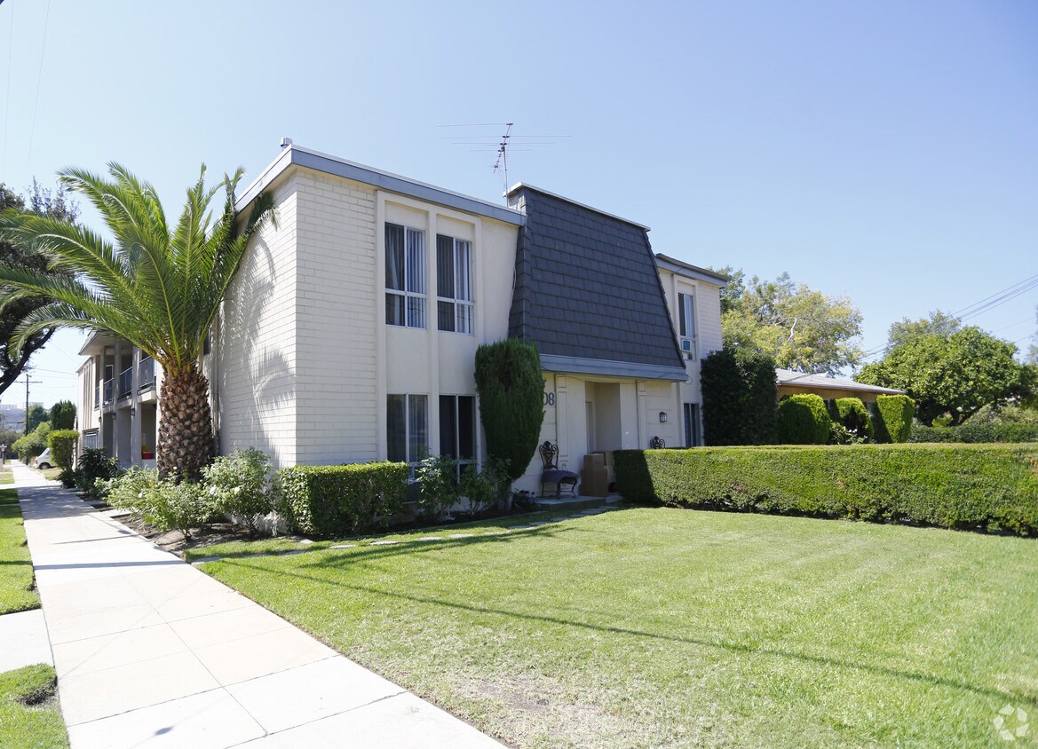 Building - 708 E Lomita Ave