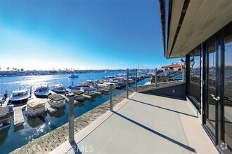 Building Photo - 2636 Bayshore Dr