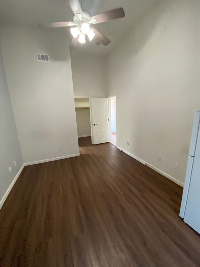 Building Photo - 1625 Belmont Ct