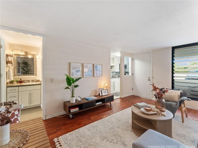 Foto del edificio - 1541 Dominis St