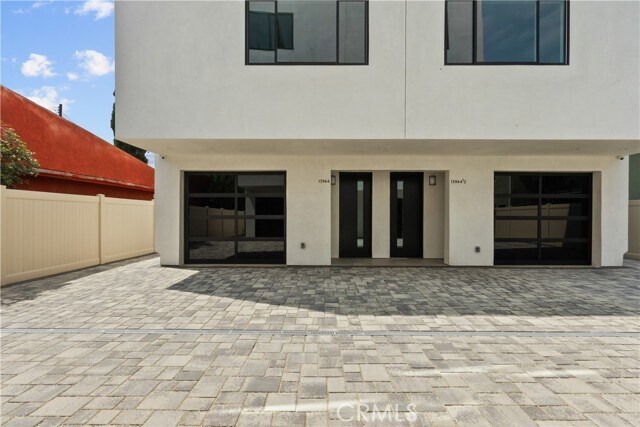 Foto del edificio - 13944 Vanowen St