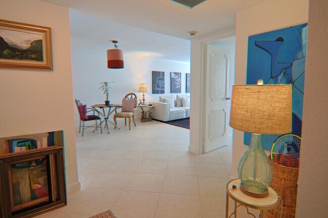 Foto del edificio - 3545 S Ocean Blvd