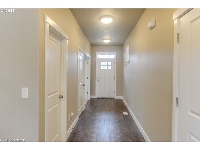 Foto del edificio - 4 Bedroom Home w/ Office! Built in 2017!