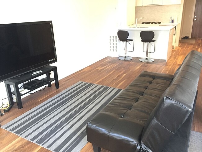 Photo du bâtiment - 1025 5 Ave SW