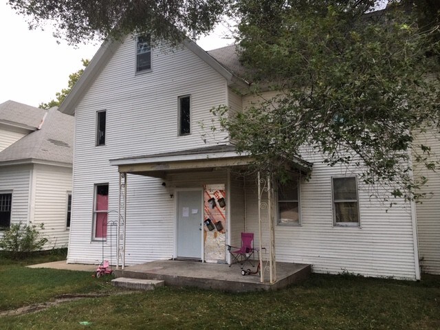 Primary Photo - 307 E 2nd St