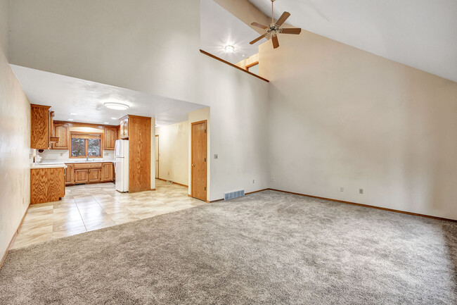 Building Photo - 13457 Velp Ave