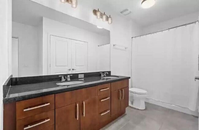 Building Photo - 300 S Australian Ave