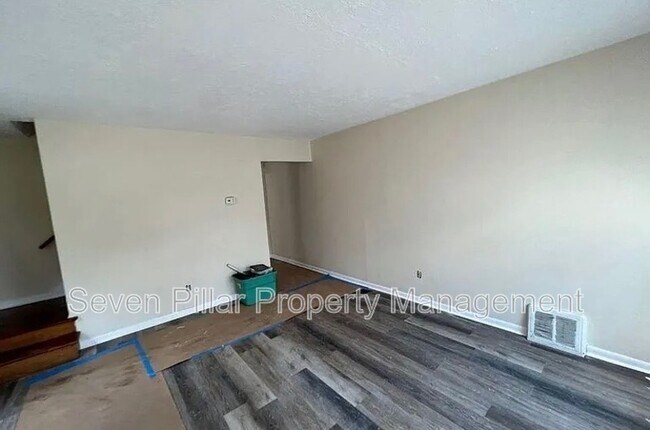 Foto del edificio - 323 S Napoleon Ave