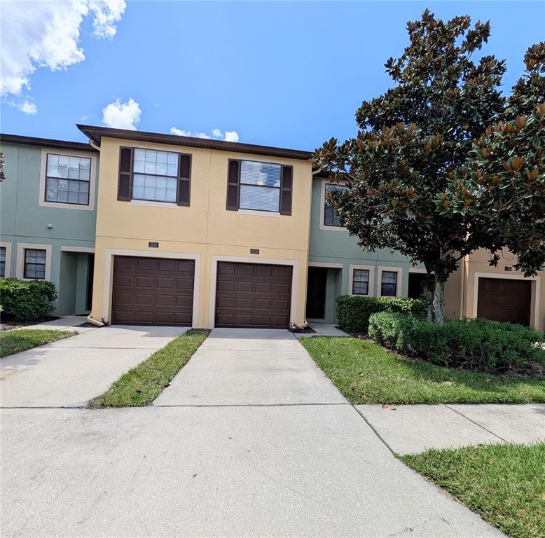 Foto principal - 2516 Oleander Lakes Dr