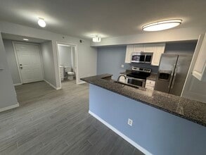 Building Photo - 141 SW Palm Dr