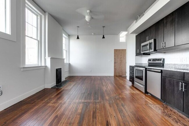 Foto del edificio - 17 W Main St