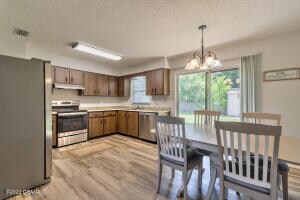 Building Photo - 4 Wildwood Dr
