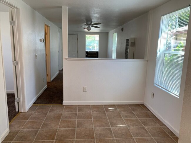 Building Photo - Cozy Corcoran home for rent!