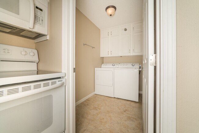 Foto del edificio - Heritage Park Apartments