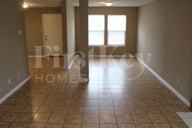 Foto del edificio - 5819 Costino Ln