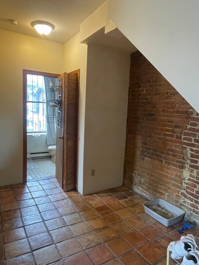 Building Photo - 31 Fort Ave