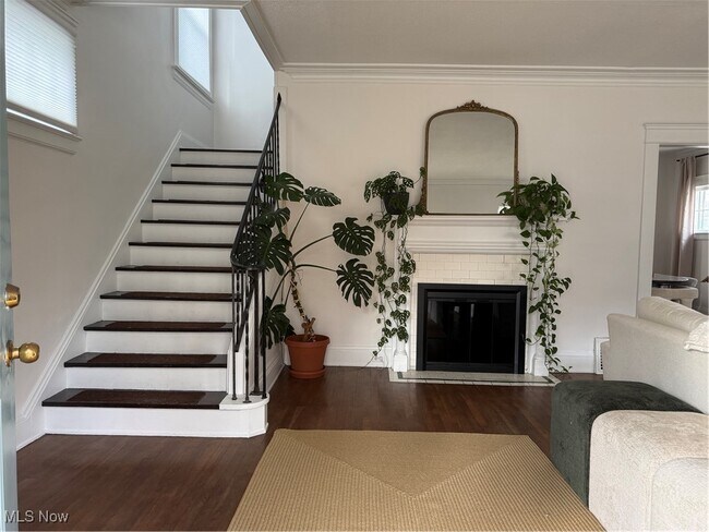 Foto del edificio - 1320 W 108th St