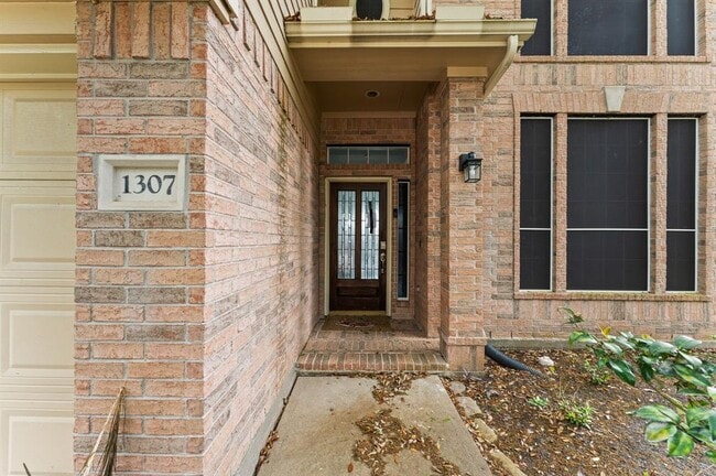Building Photo - 1307 S Sandpiper Ct