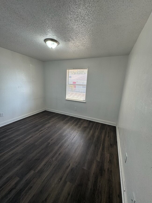 Building Photo - 8565 Channelview Cir