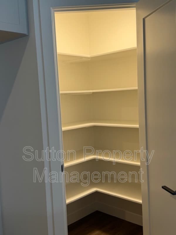 Building Photo - 10418 133 Ave.