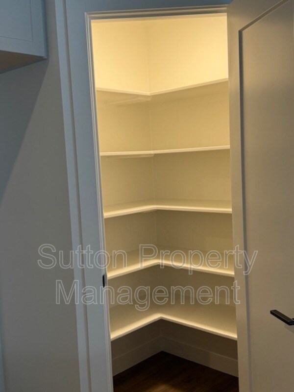 Photo du bâtiment - 10418 133 Ave.