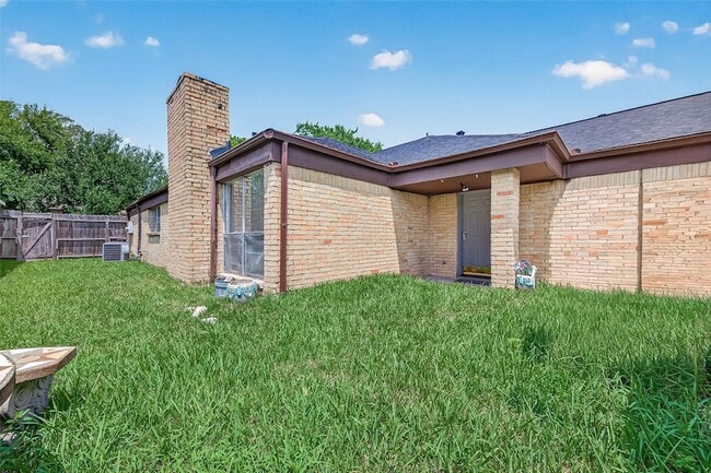 Foto del edificio - 2523 Creekway Cir