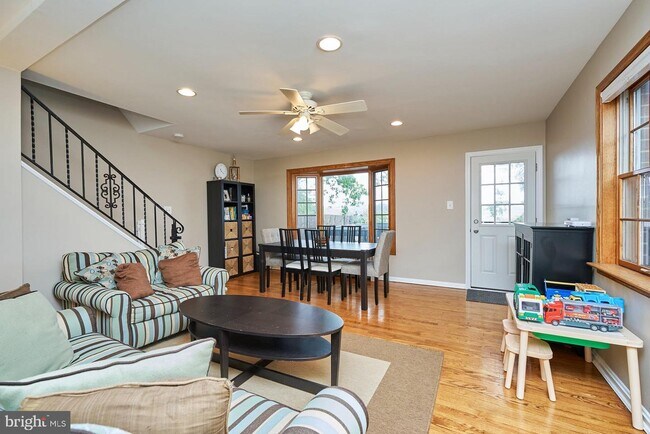 Foto del edificio - 247 Tennessee Ave