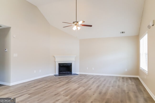 Building Photo - 4976 Wolfcreek View