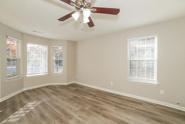 Foto del edificio - 1052 Winterglen Way