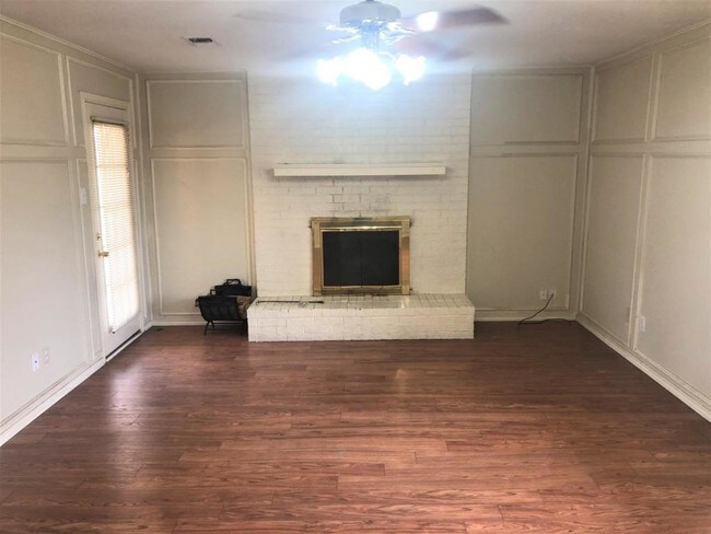 Foto del edificio - 2800 Shady Grove Dr