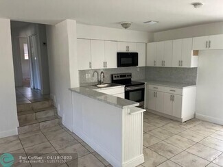 Building Photo - 1451 SW 46th Ave