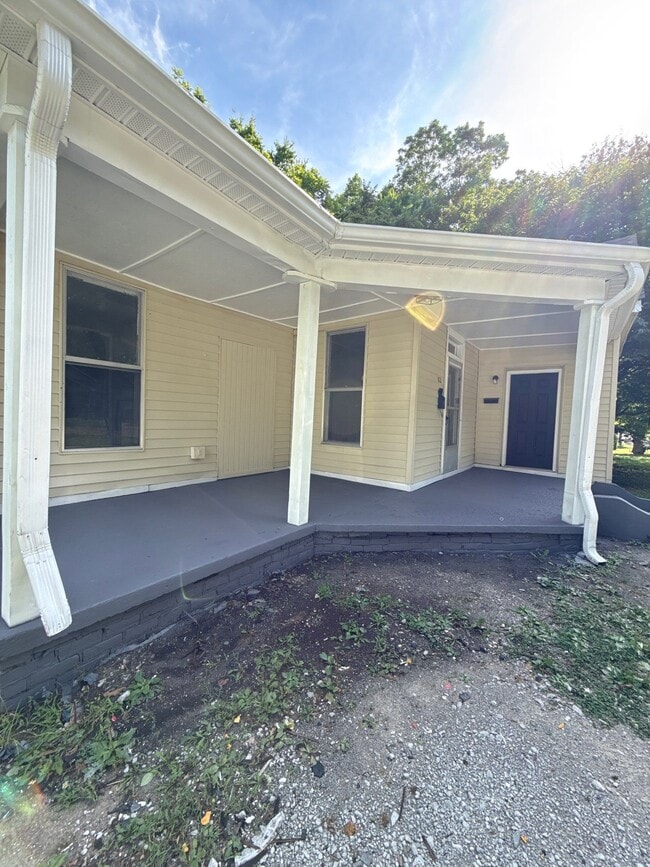 Building Photo - 812 Tyus St