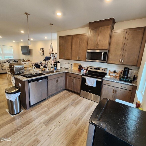 Building Photo - 3002 Spline Cir