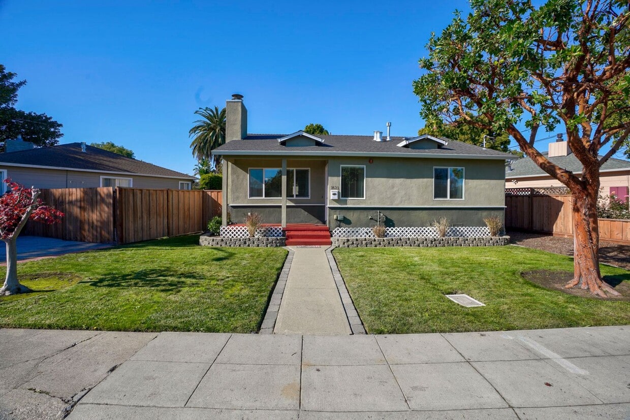 Primary Photo - 3 Bed / 2 Bath San Mateo home in North Sho...