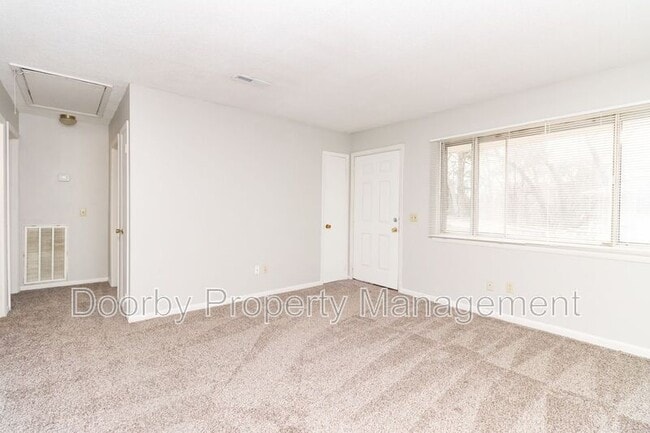 Building Photo - 6436 Basswood Ln